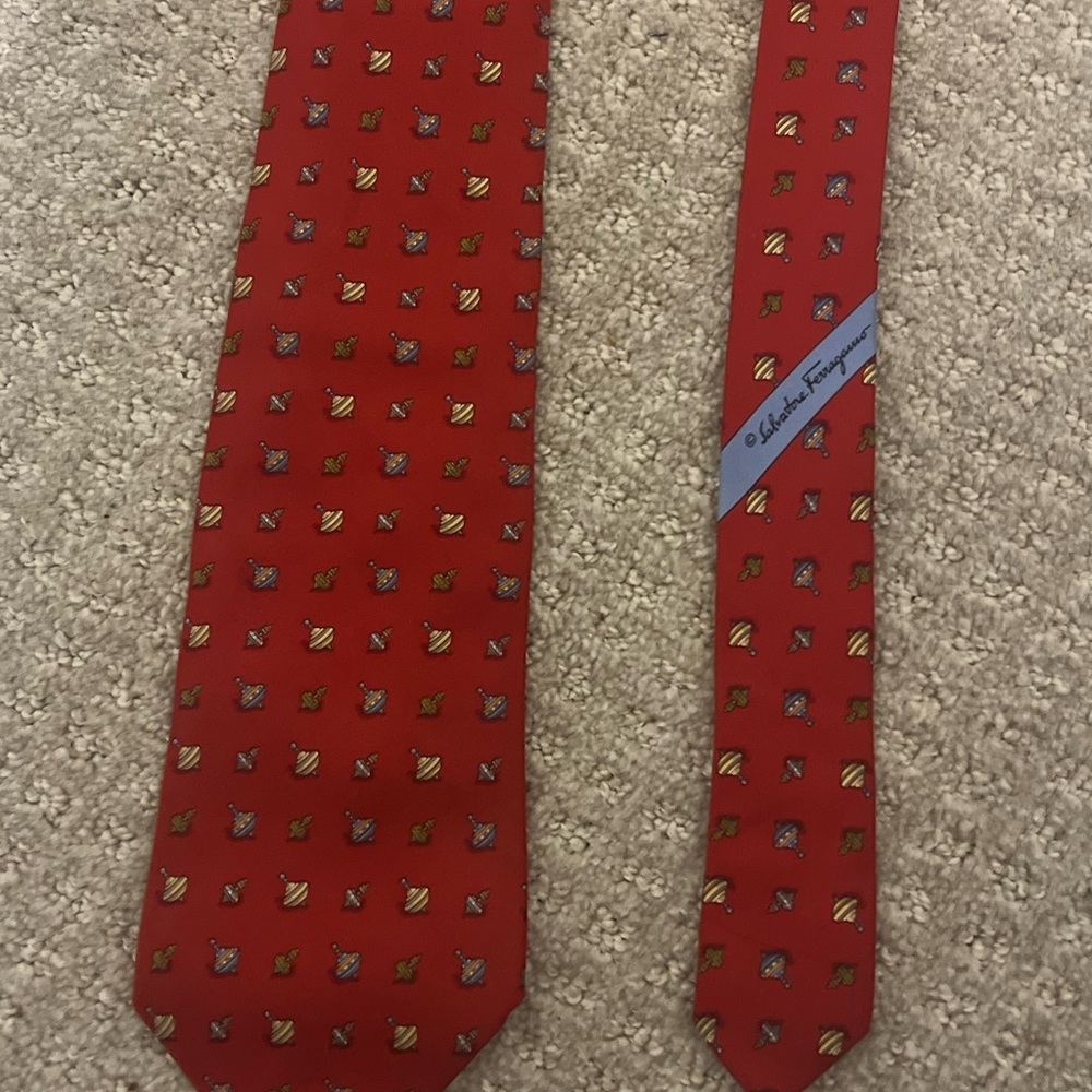 Salvatore Ferragamo men’s luxury tie